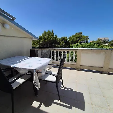 Ivana Na Mirnoj Lokaciji Apartmán Rab Town